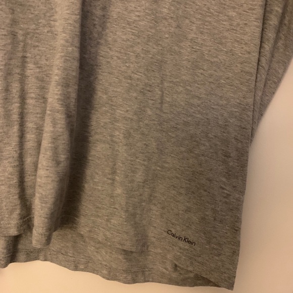 V-neck top - Picture 3 of 4